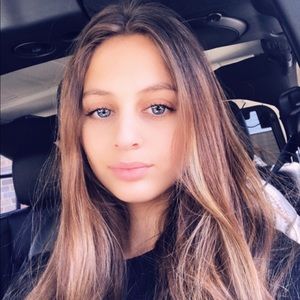 Meet your Posher, Anastacia